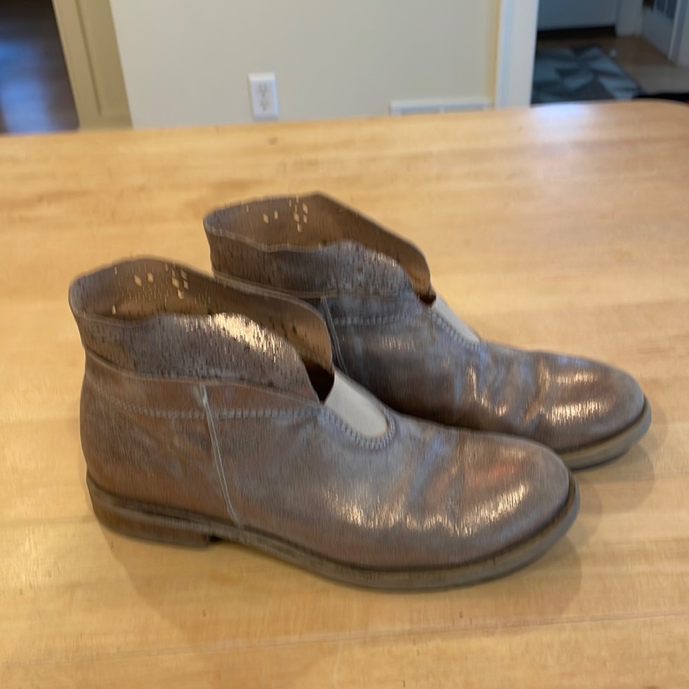 Sundance booties size 39/8.5
